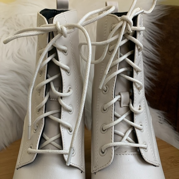 Seychelles | Lacey White Platform Lace Up Chunky Moto High Heel Boots NWOT 8.5M - Picture 10 of 17